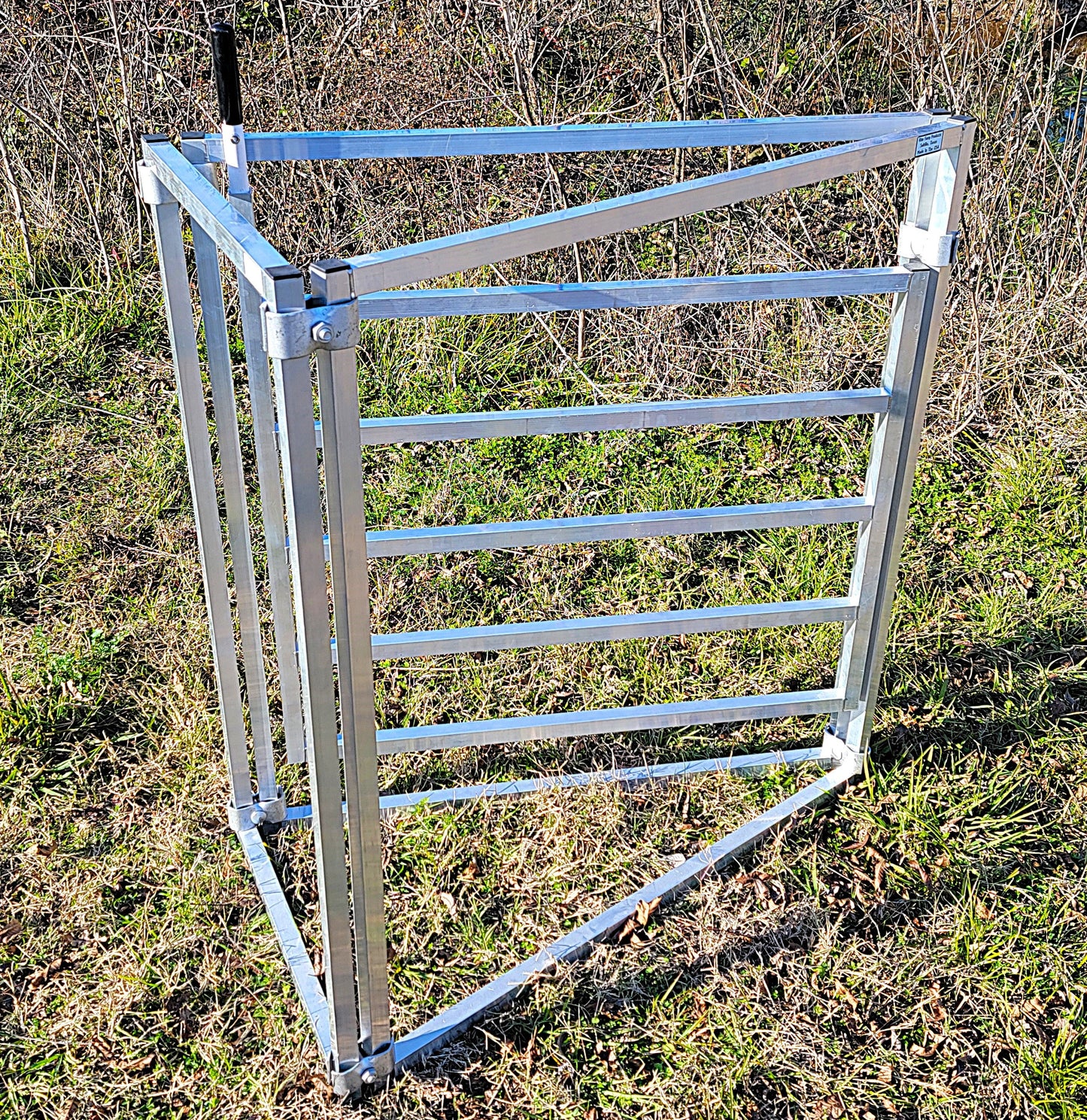 Premium Aluminum 40-Inch-Tall Sheep & Goat 2 Way Sorter gate for Sorting Alley & Pen Systems - Homesteading Supplies for Quail Enthusiasts