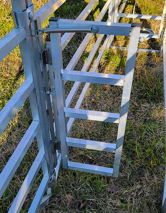 Premium Aluminum Sheep & Goat Anti Backup Gate for Sorting Alley & Pen Systems - Homesteading Supplies for Quail Enthusiasts