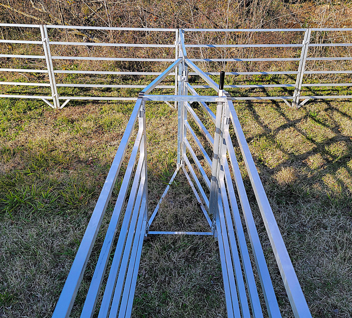 Premium Aluminum 40-Inch-Tall Sheep & Goat 2 Way Sorter gate for Sorting Alley & Pen Systems - Homesteading Supplies for Quail Enthusiasts