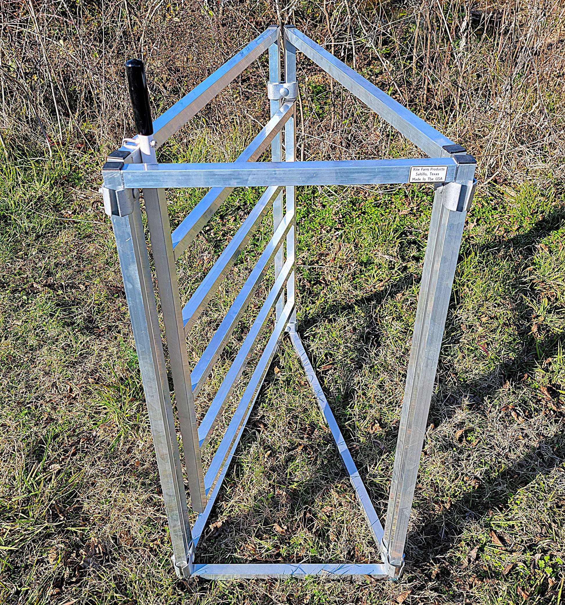 Premium Aluminum 40-Inch-Tall Sheep & Goat 2 Way Sorter gate for Sorting Alley & Pen Systems - Homesteading Supplies for Quail Enthusiasts