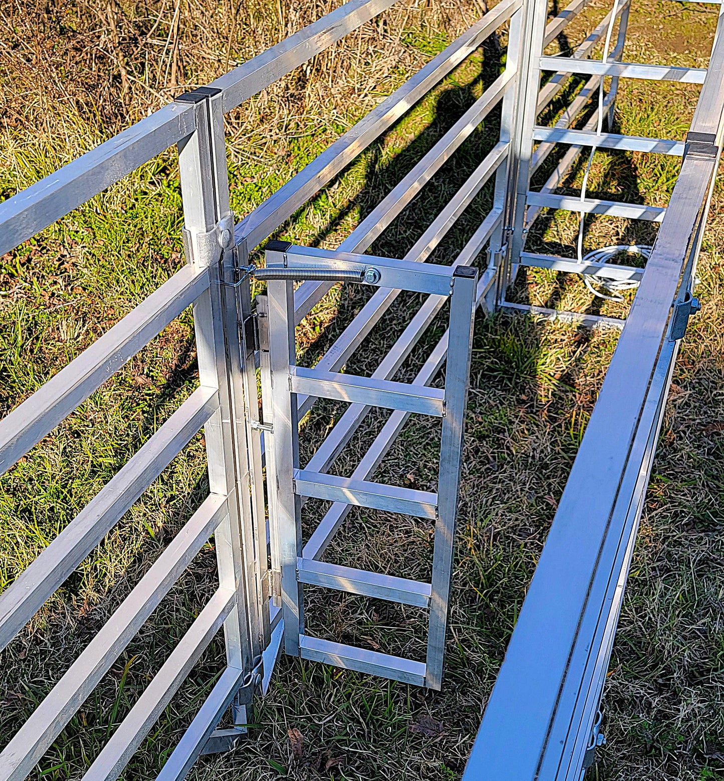 Premium Aluminum Sheep & Goat Anti Backup Gate for Sorting Alley & Pen Systems - Homesteading Supplies for Quail Enthusiasts