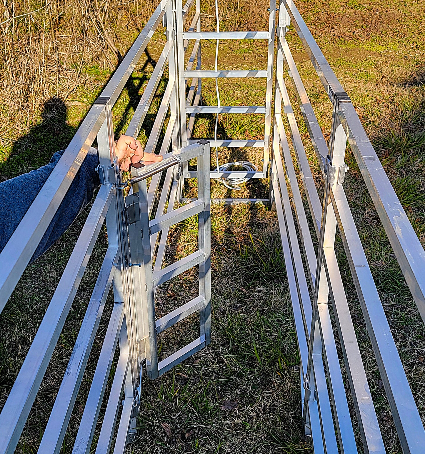 Premium Aluminum Sheep & Goat Anti Backup Gate for Sorting Alley & Pen Systems - Homesteading Supplies for Quail Enthusiasts