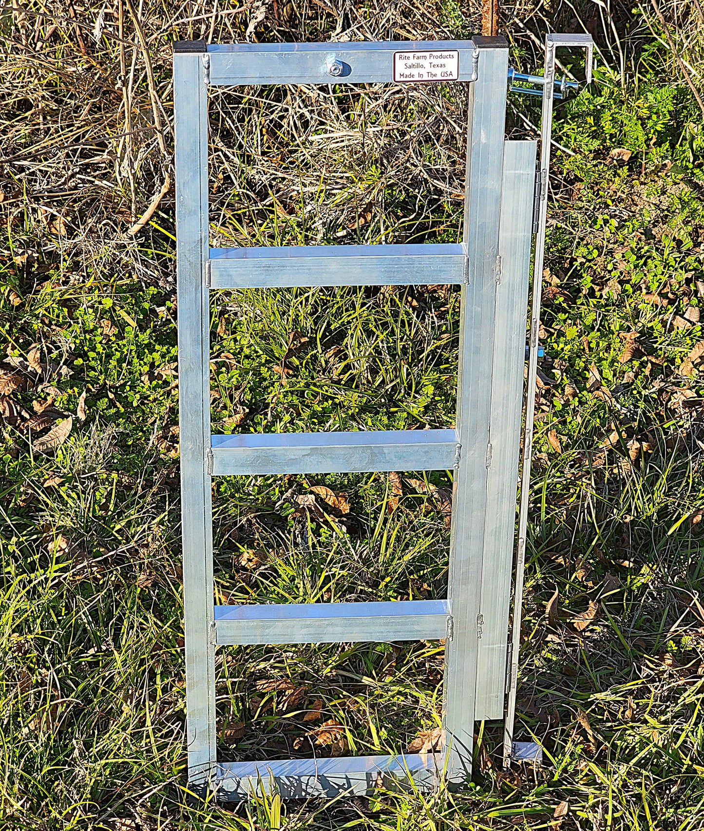 Premium Aluminum Sheep & Goat Anti Backup Gate for Sorting Alley & Pen Systems - Homesteading Supplies for Quail Enthusiasts
