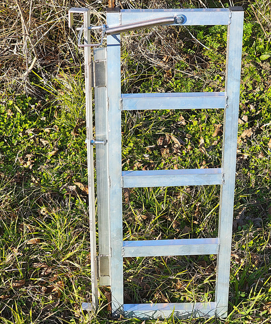 Premium Aluminum Sheep & Goat Anti Backup Gate for Sorting Alley & Pen Systems - Homesteading Supplies for Quail Enthusiasts